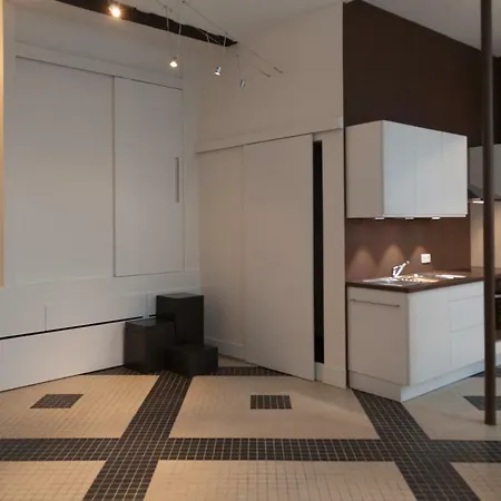 La Petite Galerie Vieux Marche Au Beurre * טורנאי